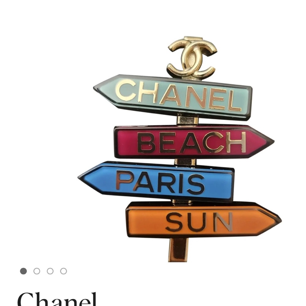 CHANEL Gold and Multicolor Beach Sign Brooch